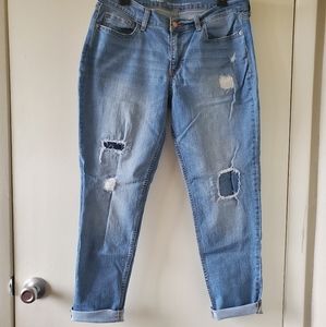 Old Navy Boyfriend Skinny Distressed Jean